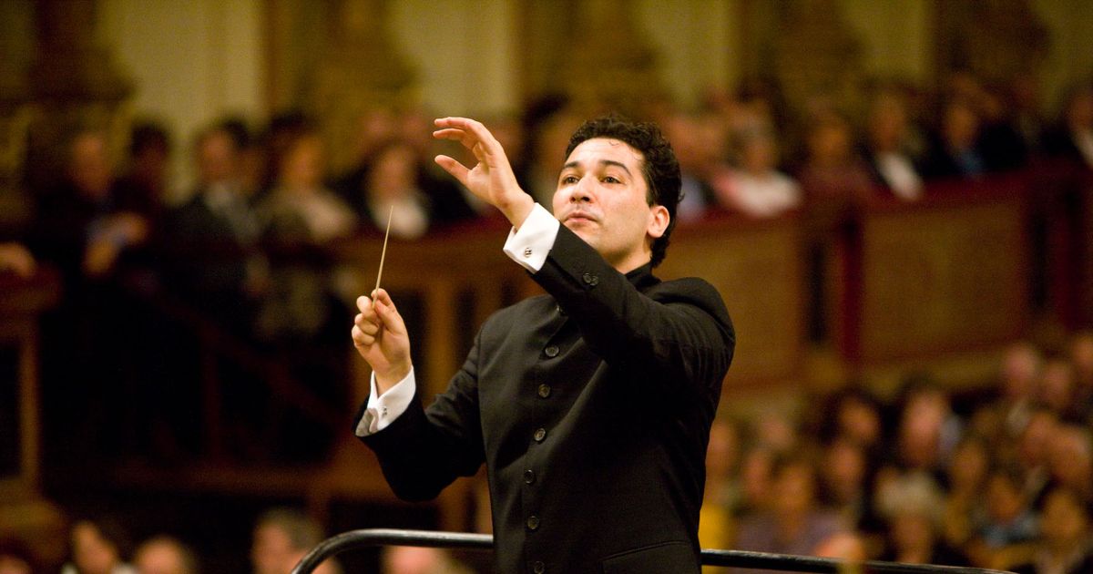 Andrés Orozco-Estrada | Antwerp Symphony Orchestra